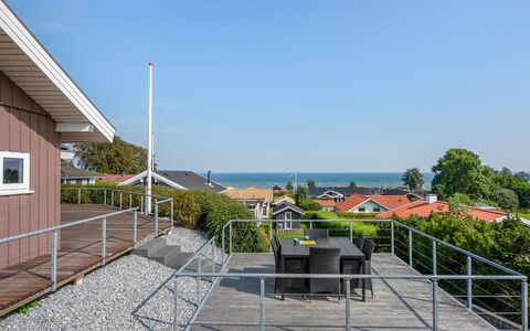 Ebbeline - 150M from the Sea: Comunita 'Impianto, Luce Del Sole, Pianta Erbacea, Giardino, Piantagione, Agricoltura, Azienda Agricola