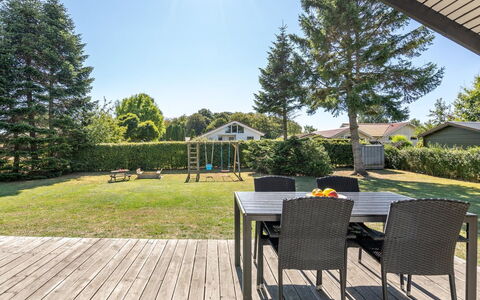 Annelore - 400M from the Sea: Tetto, Casa, Casa, Villetta, Raccordo, Estate, Driveway, Edifici Giardino, Cortile, Capannone