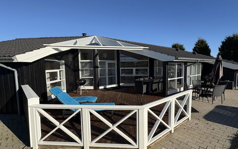 Arnod - 400M from the Sea: Legna, Giardino, Backyard, Lotto, Casa, Tetto, Shade, Deck, Latifoglie, Cortile