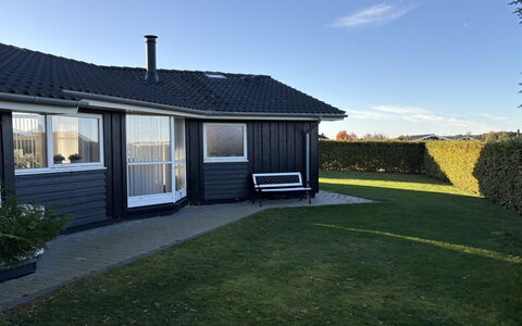 Arnod - 400M from the Sea: Legna, Giardino, Backyard, Lotto, Casa, Tetto, Shade, Deck, Latifoglie, Cortile