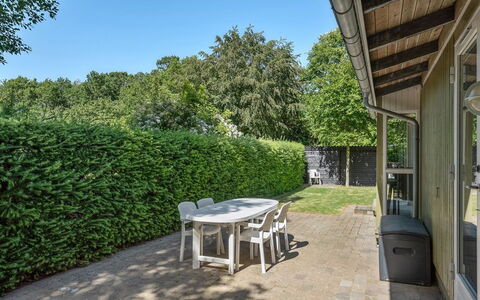 Eriksine - 150M from the Sea: Blu, Arbusto, Villetta, Groundcover, Giardino, Estate, Shade, Landscaping, Agriturismo, Eco Hotel