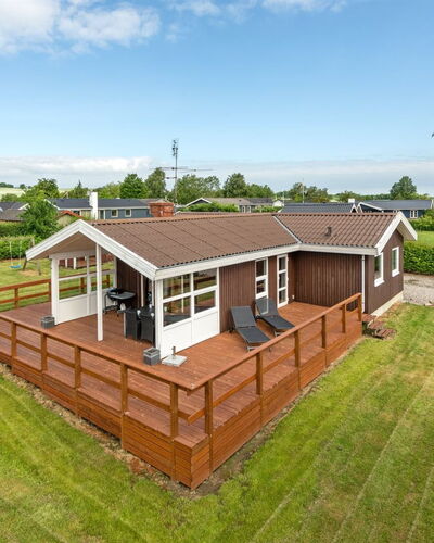 Ellyn - 500M from the Sea