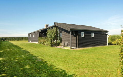Myrte - 500M from the Sea: Tetto, Casa, Casa, Villetta, Porta, Raccordo, Deck, Portico, Plank, Latifoglie