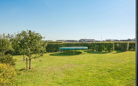 Myrte - 500M from the Sea: Tetto, Casa, Casa, Villetta, Porta, Raccordo, Deck, Portico, Plank, Latifoglie