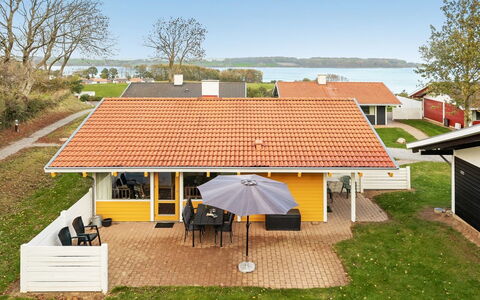 Boris - 500M from the Sea: Zona Residenziale, Tetto, Sobborgo, Driveway, Estate, Camino