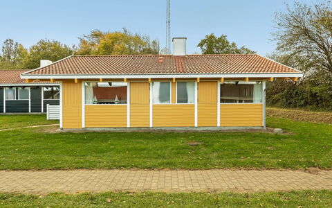 Boris - 500M from the Sea: Zona Residenziale, Tetto, Sobborgo, Driveway, Estate, Camino