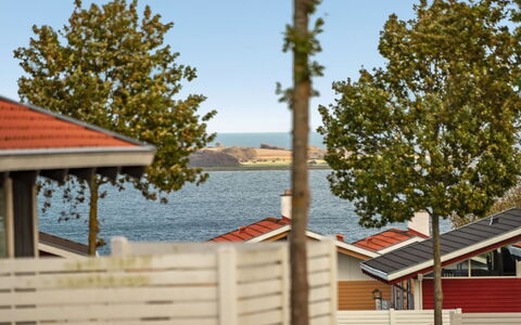 Boris - 500M from the Sea: Zona Residenziale, Tetto, Sobborgo, Driveway, Estate, Camino