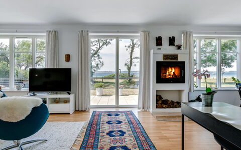 Jeppe - 50M to the Fjord: Pavimentazione, Mobilia, Pavimento, Interior Design, Legna, Pavimento In Legno, Soffitto, Soggiorno, Casa, Camera