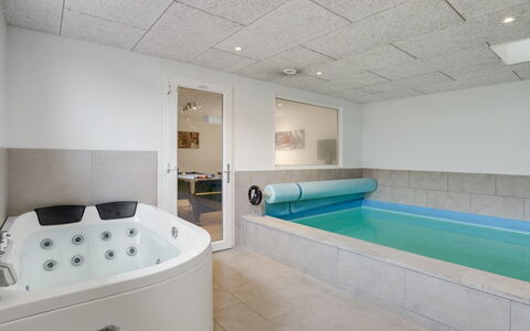 Cara - 200M from the Sea: Tetto, Casa, Casa, Villetta, Raccordo, Estate, Driveway, Edifici Giardino, Cortile, Capannone