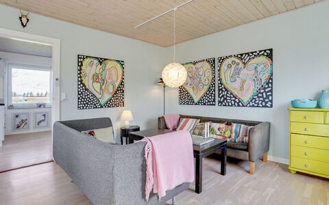 Ewelina - 15Km from the Sea: Mobilia, Interior Design, Pavimentazione, Pavimento, Divano, Legna, Soggiorno, Camera, Soffitto, Casa