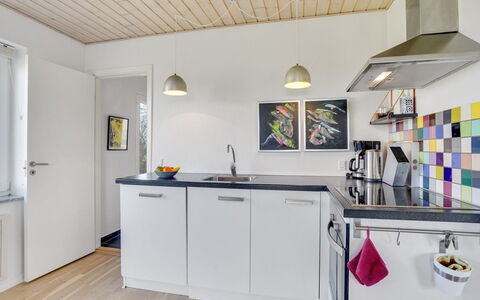 Ewelina - 15Km from the Sea: Cucina, Interior Design, Controsoffitto, Pavimentazione, Soffitto, Elettrodomestico Da Cucina, Apparecchio Major, Legna, Pavimento, Mobilia