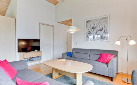 Karina - 150M to the Fjord: Interior Design, Pavimentazione, Pavimento, Legna, Mobilia, Divano, Soffitto, Soggiorno, Camera, Pavimento In Legno