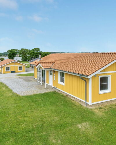 Karina - 150M to the Fjord