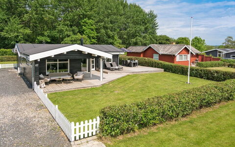 Ølwir - 400M to the Fjord: Tetto, Casa, Lotto, Casa, Villetta, Estate, Edifici Giardino, Shade, Log Cabin, Landscaping