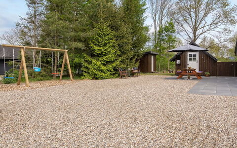 Kea - 30Km from the Sea: Villetta, Driveway, Giardino, Cortile, Landscaping, Shade, Backyard, Edifici Giardino