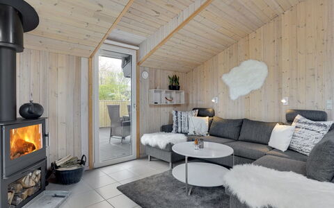 Kea - 30Km from the Sea: Legna, Mobilia, Interior Design, Soffitto, Pavimentazione, Illuminazione, Camera, Casa, Soggiorno, Lampada