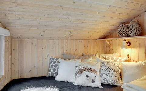 Kea - 30Km from the Sea: Mobilia, Interior Design, Camera Da Letto, Letto, Legna, Biancheria, Bedding, Lenzuolo, Pavimento, Tessile