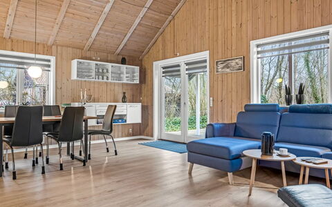 Heina - 25Km from the Sea: Interior Design, Legna, Pavimentazione, Pavimento In Legno, Mobilia, Soffitto, Pavimento, Soggiorno, Casa, Camera