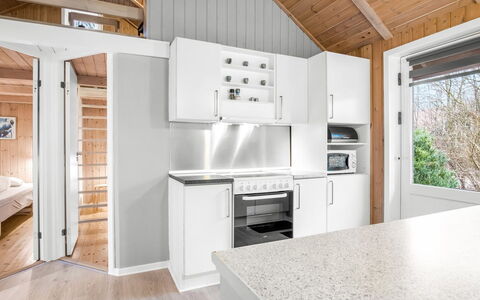 Heina - 25Km from the Sea: Legna, Cucina, Soffitto, Elettrodomestico Da Cucina, Apparecchio Major, Camera, Controsoffitto, Cabinetry, Attico, Elettrodomestico