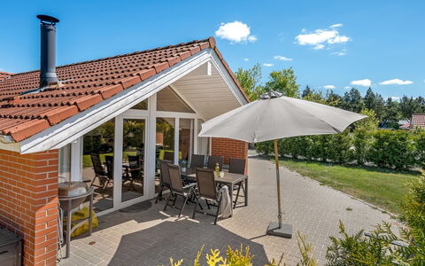 Erp - 10Km from the Sea: Tetto, Casa, Casa, Villetta, Porta, Raccordo, Deck, Portico, Plank, Latifoglie