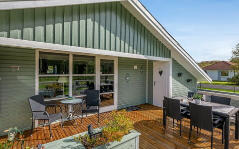 Fritzie - 600M to the Fjord: Casa, Raccordo, Porta, Villetta, Estate, Latifoglie, Shade, Plank, Color Legno, Portico