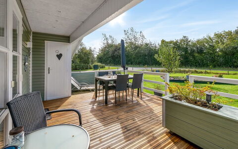 Fritzie - 600M to the Fjord: Sedia, Latifoglie, Giardino, Deck, Cucina & Sala Da Pranzo Tavolo, Shade, Plank, Pavimento In Legno, Color Legno, Mobili Da Esterno