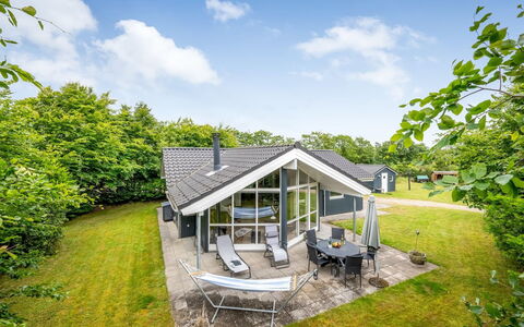 Valentin - 400M to the Fjord: Appartamento, Shade, Balcone, Sedia, Recinzione, Mobili Da Esterno, Alluminio, Erba Sintetica