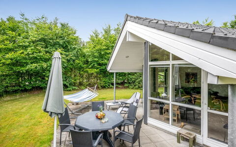 Valentin - 400M to the Fjord: Appartamento, Shade, Balcone, Sedia, Recinzione, Mobili Da Esterno, Alluminio, Erba Sintetica