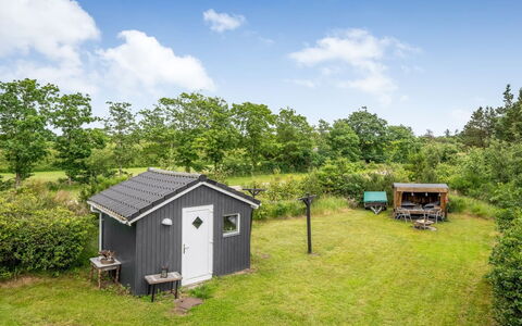 Valentin - 400M to the Fjord: Appartamento, Shade, Balcone, Sedia, Recinzione, Mobili Da Esterno, Alluminio, Erba Sintetica