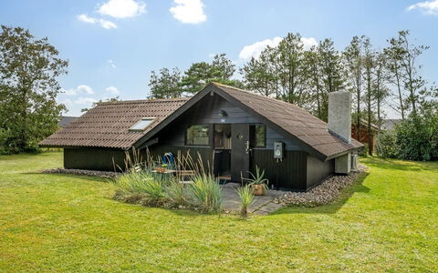 Raita - 350M to the Fjord: Mobilia, Legna, Interior Design, Pavimentazione, Pavimento, Sedia, Camera, Soffitto, Soggiorno, Appartamento