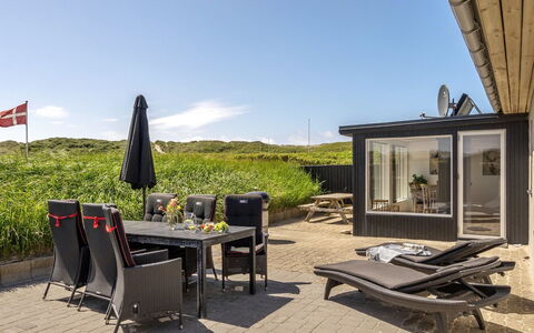 Ludwik - 150M from the Sea: Architettura, Tetto, Casa, Materiale Composito, Illuminazione Diurna, Raccordo, Driveway