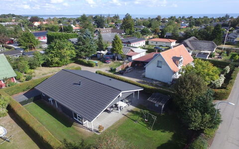 Tord - 350M from the Sea: Zona Residenziale, Tetto, Sobborgo, Driveway, Estate, Camino