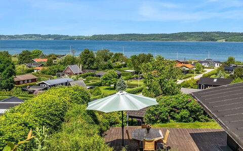 Stjerne - 300M from the Sea: Verde, Casa, Tetto, Paesaggio, Zona Residenziale, Lotto, Casa, Villetta, Estate