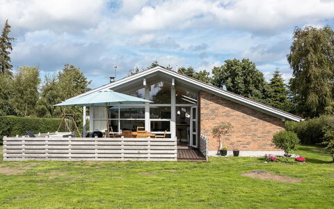 Hilmer - from the Sea: Tetto, Casa, Casa, Villetta, Raccordo, Estate, Driveway, Edifici Giardino, Cortile, Capannone