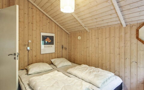 Ellica - 50Km from the Sea: Camera Da Letto, Parete, Legna, Letto, Interior Design, Soffitto, Pavimento, Pavimentazione, Lenzuolo, Bedding