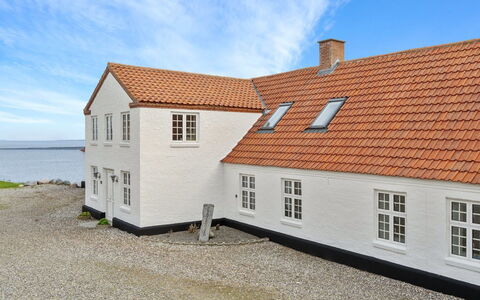 Thorge - 75M to the Fjord: Costruzione, Finestra, Casa, Casa, Tetto, Architettura, Villetta, Estate, Pendenza, Finestra A Ghigliottina