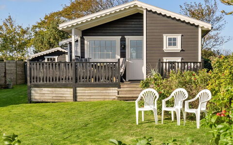 Lenita - 30M to the Fjord: Blu, Arbusto, Villetta, Groundcover, Giardino, Estate, Shade, Landscaping, Agriturismo, Eco Hotel
