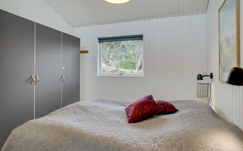 Ljupka - 1Km from the Sea: Camera Da Letto, Soffitto, Legna, Interior Design, Letto, Lenzuolo, Bedding, Pavimentazione, Pavimento, Illuminazione