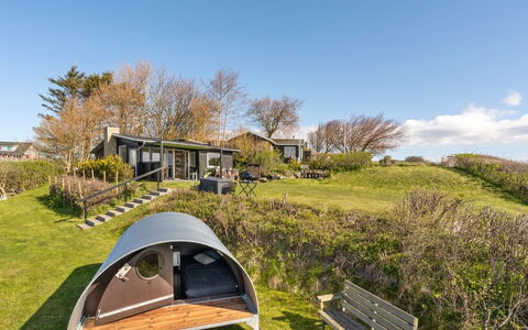 Nielsen - 30M to the Fjord: Erba, Prato, Giardino, Cortile, Edifici Giardino, Parco, Capannone, Log Cabin, Campeggio