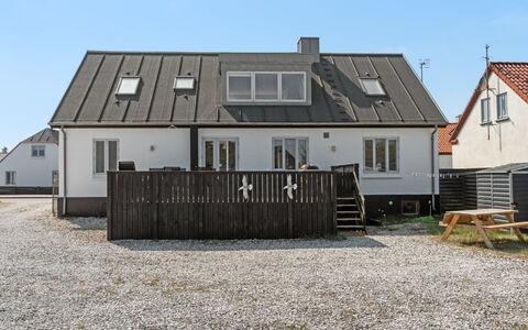 Thilla - 100M from the Sea: Costruzione, Finestra, Tetto, Casa, Casa, Zona Residenziale, Architettura, Facciata, Villetta, Materiale Composito