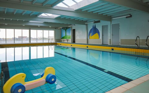 Segot - 100M to the Fjord: Piscina, Pavimentazione, Materiale Composito, Tempo Libero, Soffitto, Centro Ricreativo, Ricorrere, Sala, Hotel