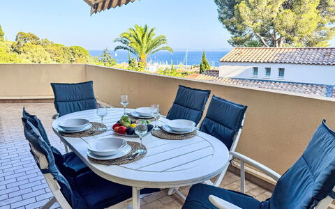 Cadet Rousse: Mobilia, Mobili Da Esterno, Sedia, Tavolo, Tavolo Esterno, Shade, Cucina & Sala Da Pranzo Tavolo, Balcone, Terrazza, Eco Hotel