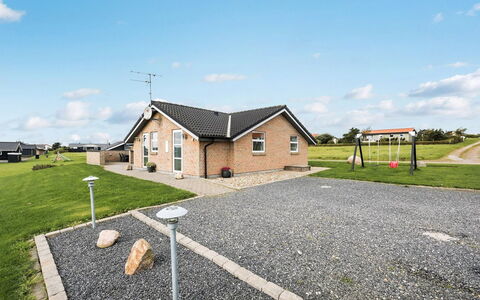 Alboldus - 250M to the Fjord: Zona Residenziale, Tetto, Sobborgo, Driveway, Estate, Camino
