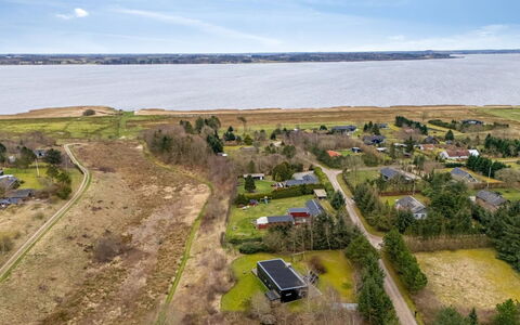 Tenna - 250M to the Fjord: Blu, Arbusto, Villetta, Groundcover, Giardino, Estate, Shade, Landscaping, Agriturismo, Eco Hotel