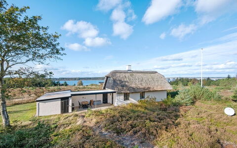 Tordis - 250M to the Fjord: Architettura, Tetto, Casa, Materiale Composito, Illuminazione Diurna, Raccordo, Driveway