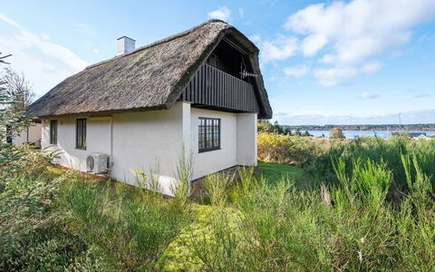 Tordis - 250M to the Fjord: Architettura, Tetto, Casa, Materiale Composito, Illuminazione Diurna, Raccordo, Driveway