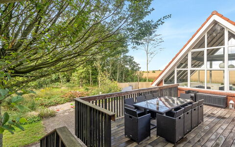 Auguste - 1.5Km to the Fjord: Tetto, Casa, Lotto, Casa, Villetta, Estate, Edifici Giardino, Shade, Log Cabin, Landscaping