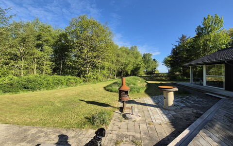 Aswarth - 50M to the Fjord: Blu, Arbusto, Villetta, Groundcover, Giardino, Estate, Shade, Landscaping, Agriturismo, Eco Hotel
