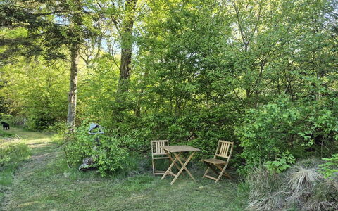Aswarth - 50M to the Fjord: Blu, Arbusto, Villetta, Groundcover, Giardino, Estate, Shade, Landscaping, Agriturismo, Eco Hotel