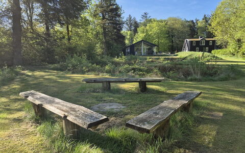 Aswarth - 50M to the Fjord: Blu, Arbusto, Villetta, Groundcover, Giardino, Estate, Shade, Landscaping, Agriturismo, Eco Hotel